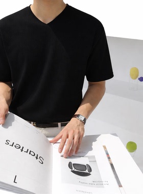 韩国代购男装直播福利秒杀the signal人造丝轻薄纹理夏V领短袖T恤