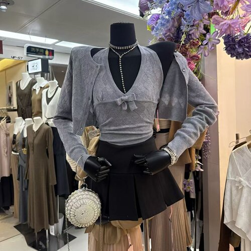 涤纶套头V领针织背心开衫女