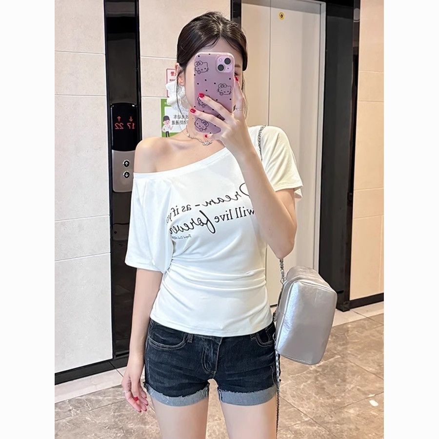 灰色辣妹斜肩字母印花短袖T恤女夏季不规则掐腰修身显瘦正肩上衣