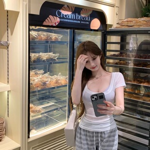 纯欲风白色微透U领短袖T恤女春季修身显瘦薄款短款性感甜辣妹上衣