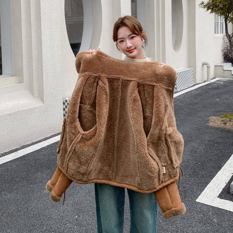 翻复ZYI2518K古女风麂皮绒羊羔2毛外套短款025冬季新款领美拉德高