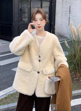 白色软B201-Q27糯V羊羔毛外套女短皮款025冬新款好看2加绒加厚仿