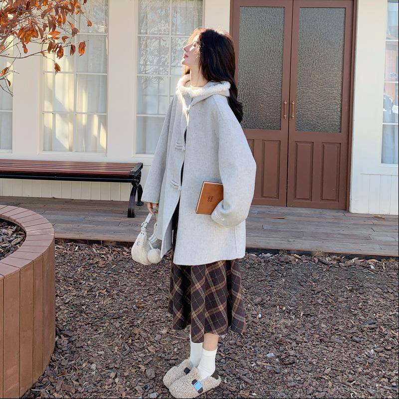 巨好看D073-661松弛感龄面羊毛毛呢双大衣女绒2025冬新款毛连帽减