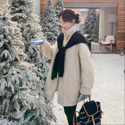 感米色松弛披风衣羽绒服女202肩5冬季新款90C016-905白鸭绒中款轻