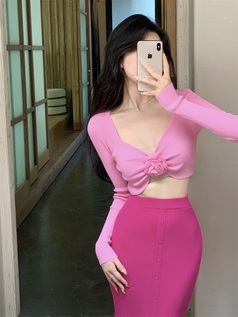 针织衫女韩版修身纯欲风外穿短款上衣秋季小心机性感花朵内搭女装