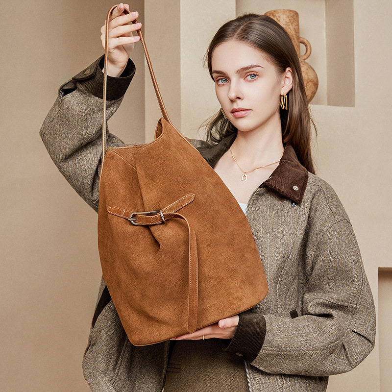 包包韩国小众托特时尚单肩包头层牛皮大容量高级感手提真皮水桶包,箱包皮具/热销女包/男包,腋下包,淘宝优惠券,粉丝福利购,淘宝优惠卷