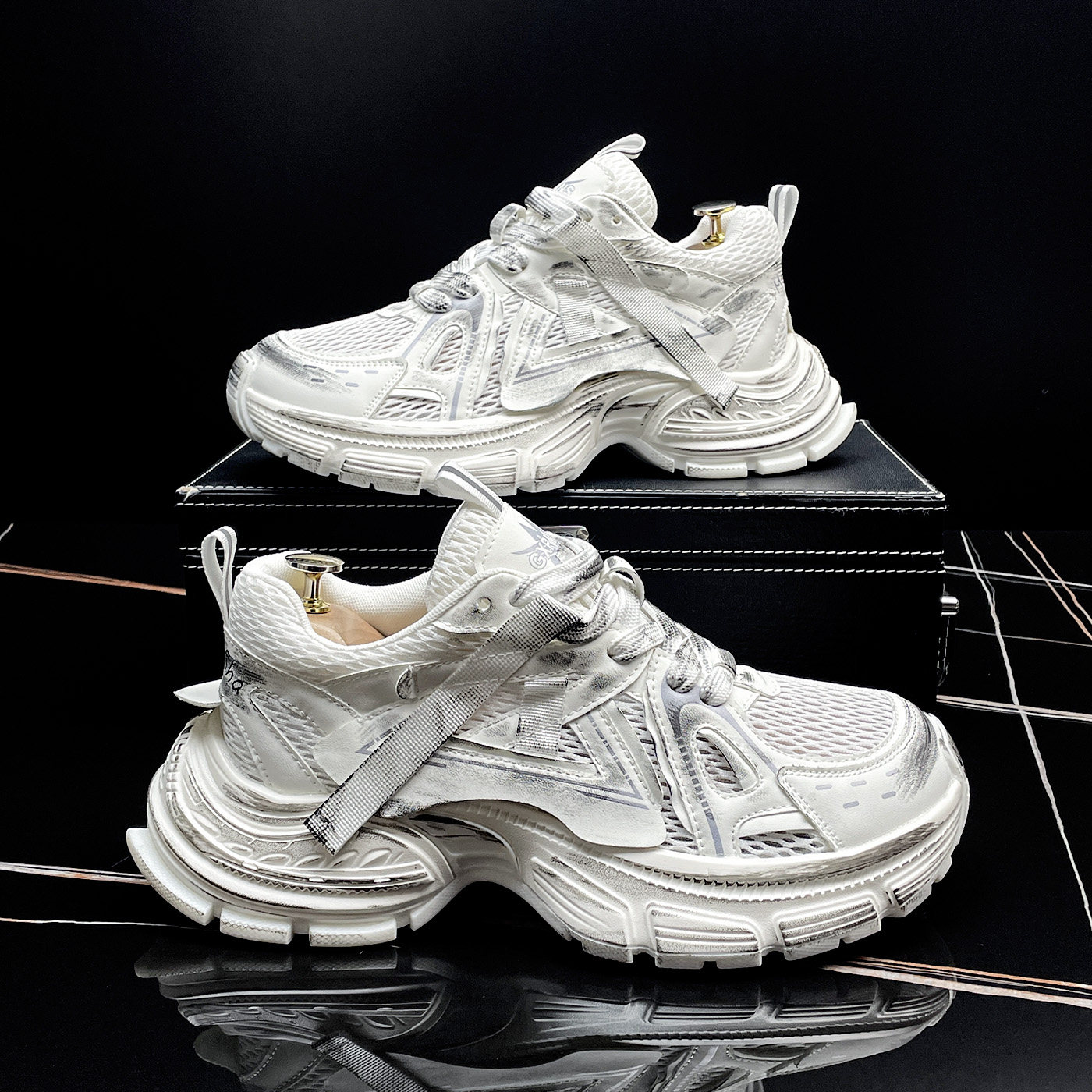 高级感痞帅老爹鞋2026春季新款透气运动鞋增高厚底男鞋百搭休闲鞋