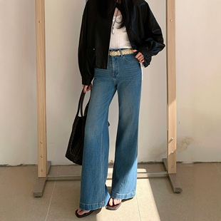 BEKISS贝斯7739-3直筒微喇牛仔裤女早春喇叭裤复古高腰浅色拖地裤