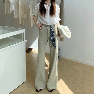 BEKISS贝斯7796直筒微喇牛仔裤女早春新款喇叭裤奶茶色高腰拖地裤