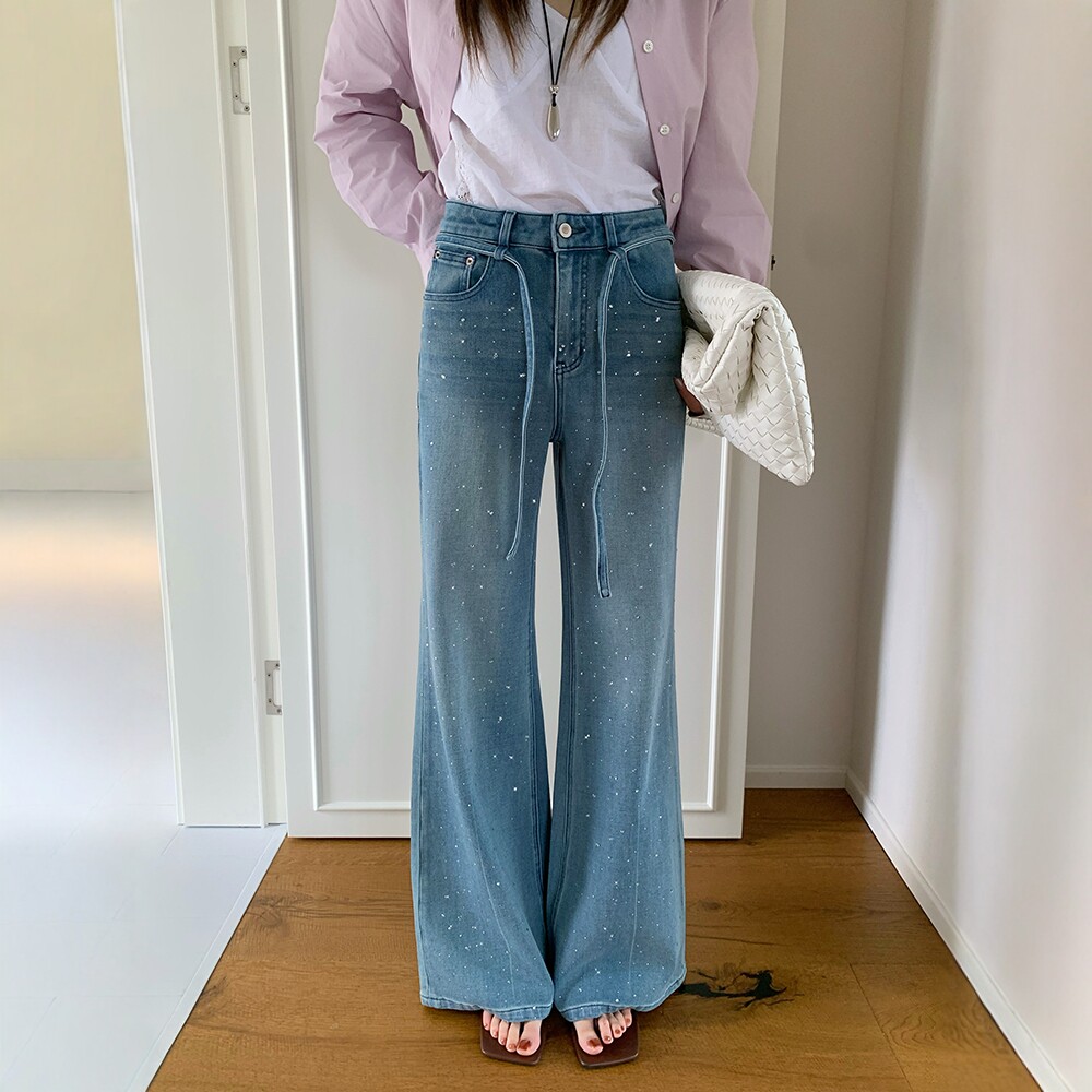 BEKISS贝斯7933直筒微喇牛仔裤女春款蓝色喇叭裤满天星烫钻拖地裤