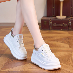 真皮轻便内增高透气小白鞋女2025春夏新款百搭显脚小舒适休闲板鞋
