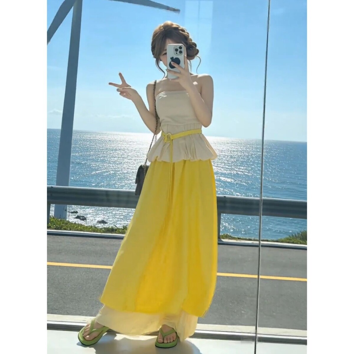 海边度假抹胸背心套装连衣裙子女夏季2026新款多巴胺黄色花苞长裙