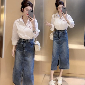 秋装爱心刺绣POLO白色衬衫女宽松长袖衬衣+修身休闲开衩牛仔裙潮