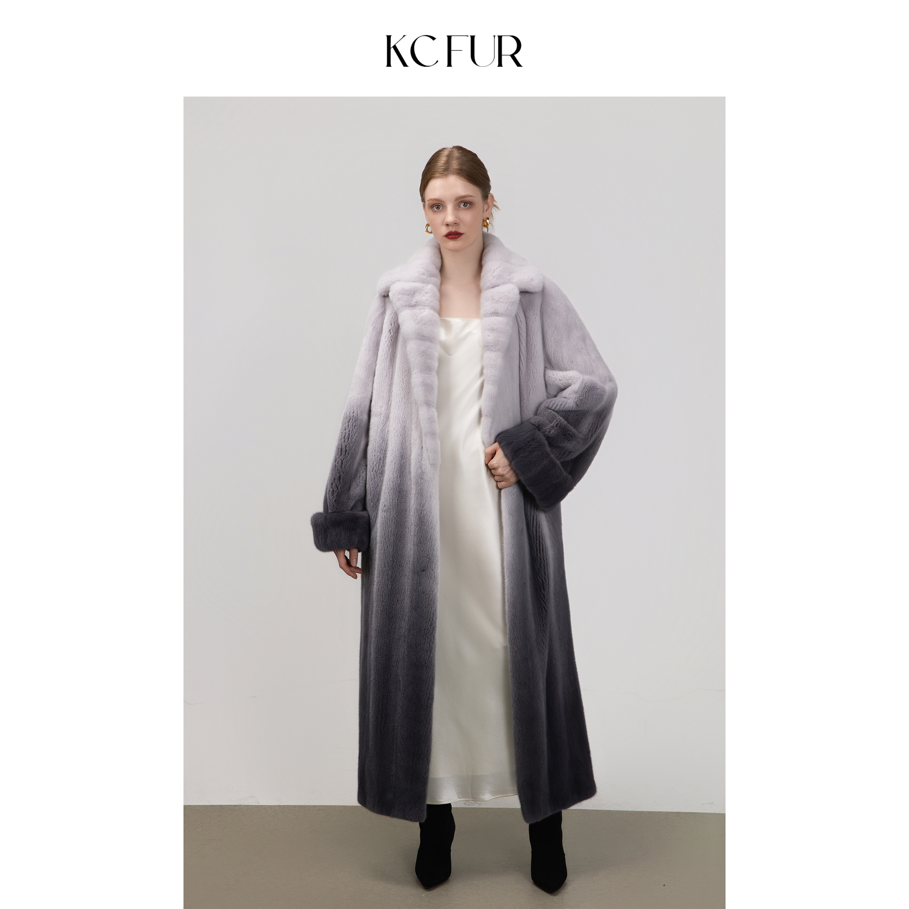 KC渐染极光长款翻领水貂外套女