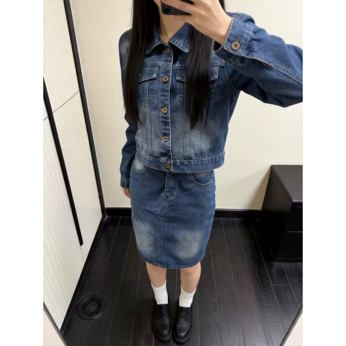 今年流行的爆款水洗牛仔套装女秋季短款夹克外套包臀短裙子两件套