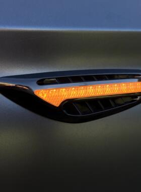 汽车超亮led侧面流水转向灯带日行灯改装通用 双色刀锋叶子板边灯