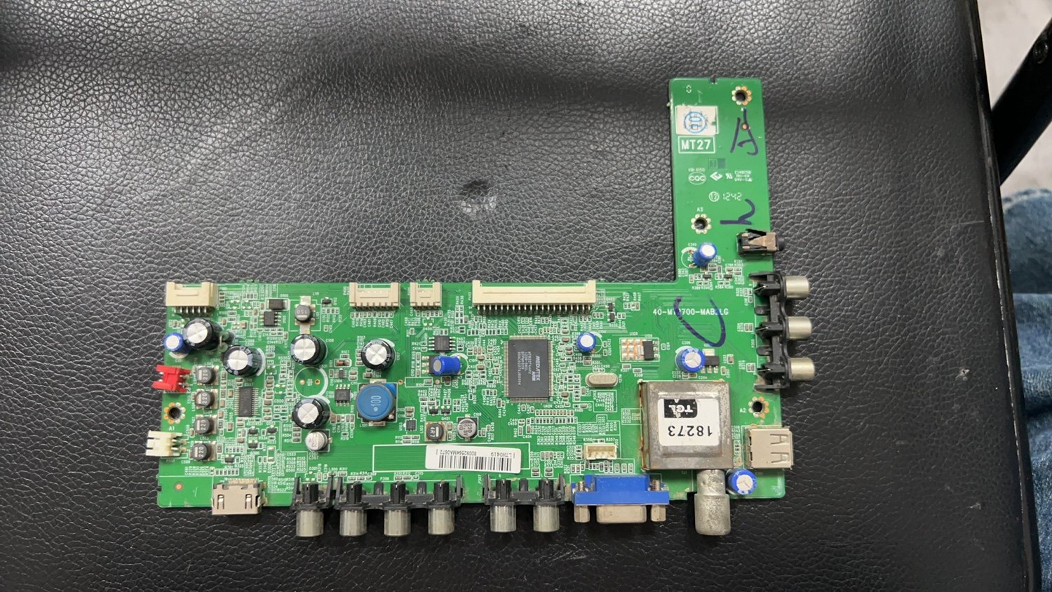 TCLL32F3320B主板40-MT2700-MAB2LG配屏LVW320CSOTE3