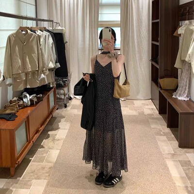 韩系chic夏大码女装胖MM吊带连衣裙款显瘦v领气质度假风大摆长裙