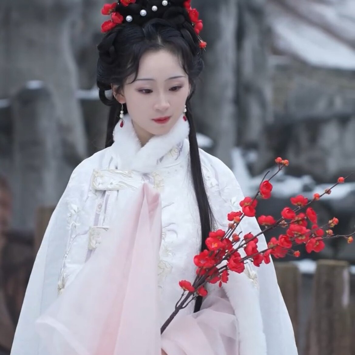 仿真梅花枝条假花朵舞蹈道具跳舞表演摄影走秀拍照客厅装饰摆件