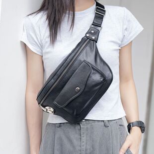 胸包女士真皮高级感大容量斜挎胸前包女款防盗密码锁手工牛皮挎包