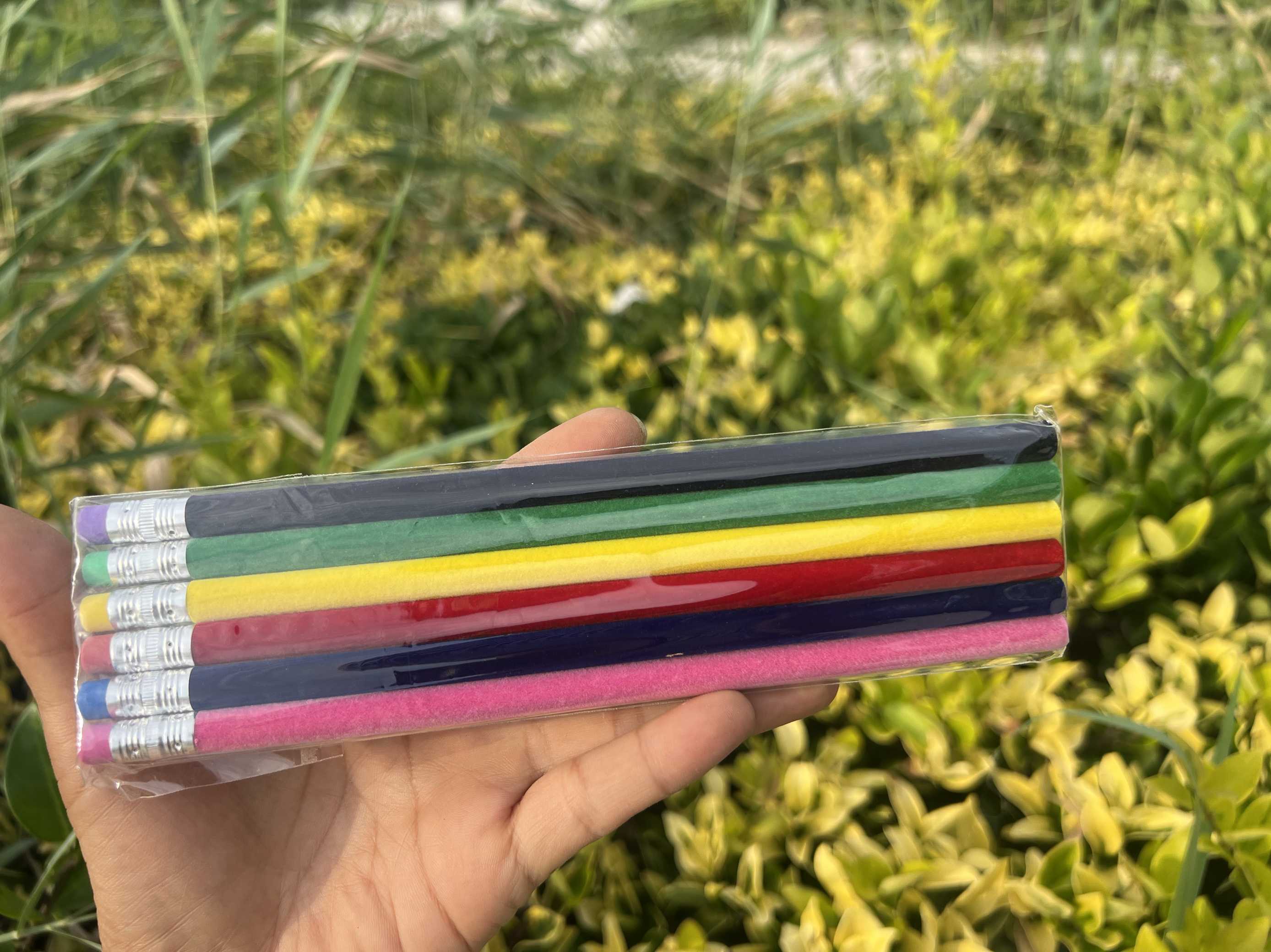 新款圆杆型号带橡皮普通铅笔