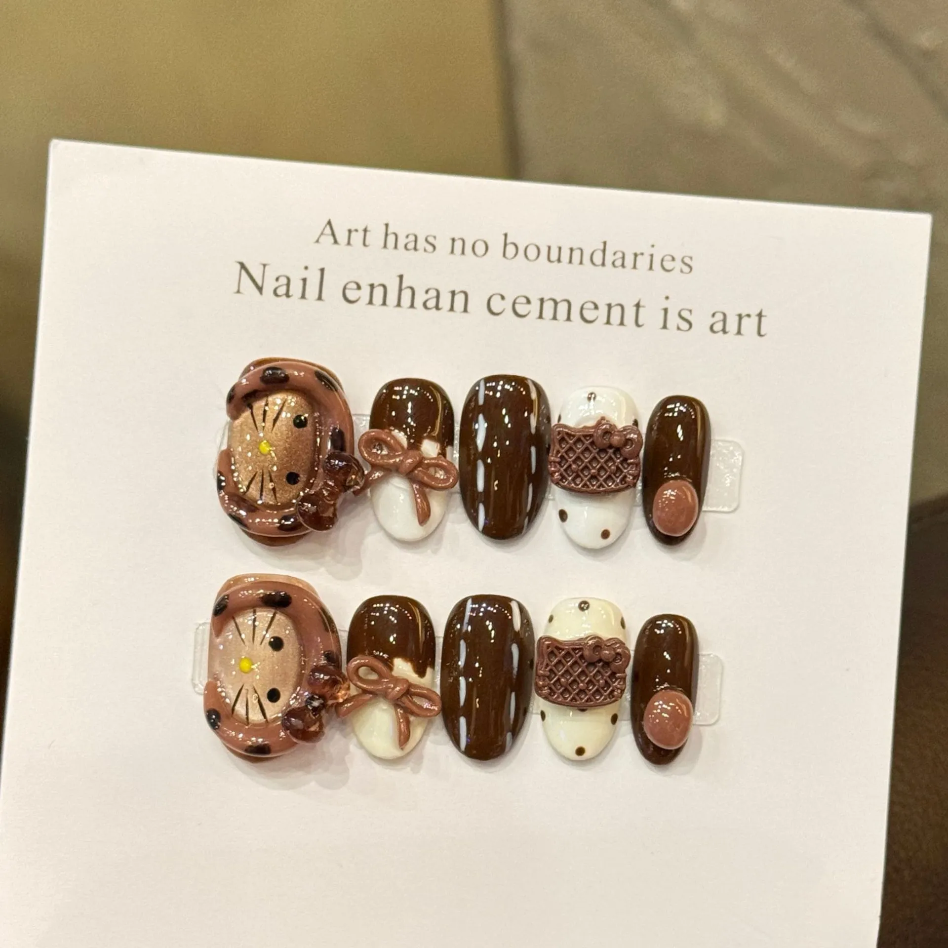 ADORE实拍穿戴甲帽兜猫咪戴帽凯蒂立体可爱焦糖蝴蝶结美甲穿戴甲