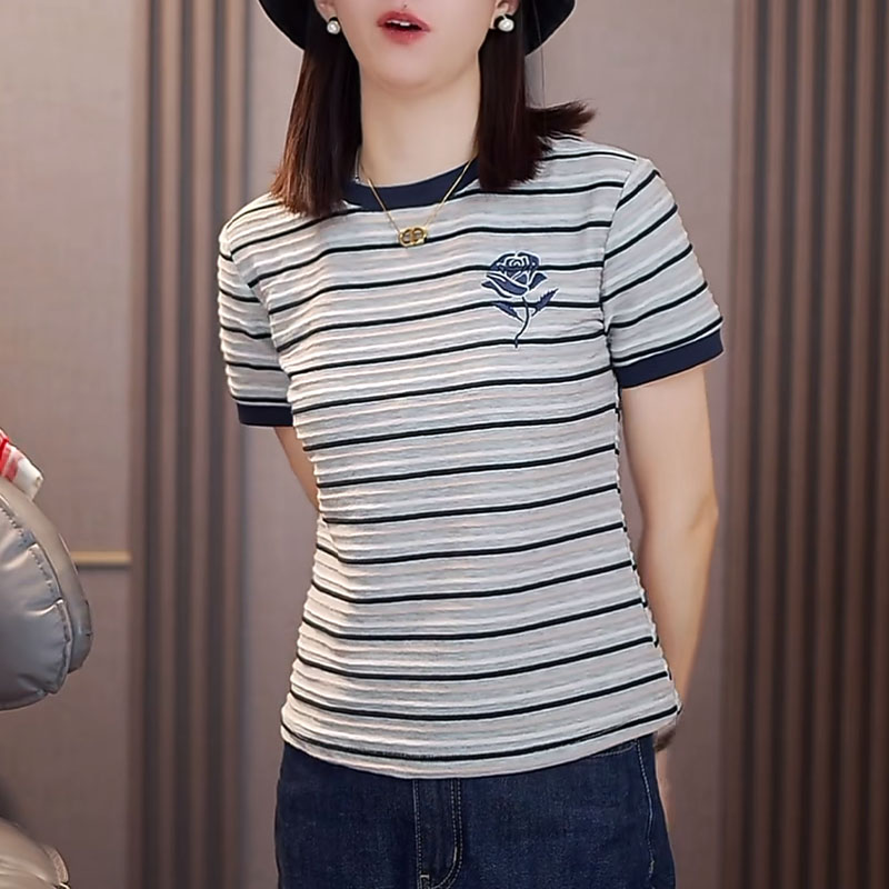 气质玫瑰刺绣圆领短袖T恤女夏季T恤