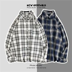 Relaxed plaid shirt and coat in spring