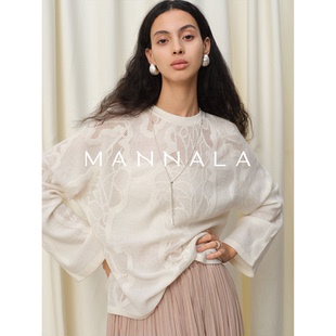 Q4630 慵懒气质宽松镂空美丽诺羊毛圆领毛衣 MANNALA 白花壁