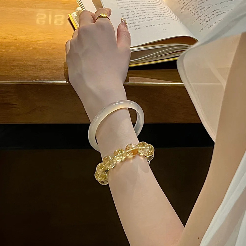 香槟金手镯女冰种白月光玉髓叮当镯玛瑙圆条高级感猫眼石贵妃镯子