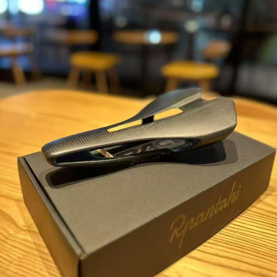 Rpantahi潘塔尼90g超轻坐垫K6A公路自行车竞速骑行碳纤维轻量鞍座