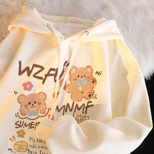 亲子装加绒连帽卫衣女童秋冬季新款洋气卡通奶油小熊学院风中大童