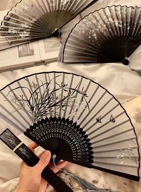 古风小扇子折扇中国风女款汉服舞蹈折叠马面裙新中式古装黑色竹扇