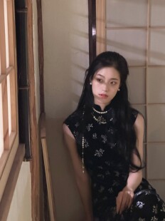 改良 黑丝绒玫瑰旗袍（洗涤和其他衣服分开 会掉亮粉 介意）