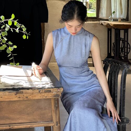 Ti提提 鸢尾 秋崇家紫色手工钉珠港工桑蚕丝人丝混纺无袖长款旗袍