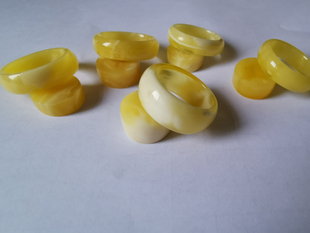 天然琥珀蜜蜡一体指环俄白花蜜蜡鸡油黄指环扳指戒指跑环指圈