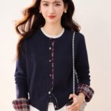 韩系学院风针织圆领开衫拼接假两件春秋气质显瘦短款，女装针织衫/毛衣，衣嘉衣服饰