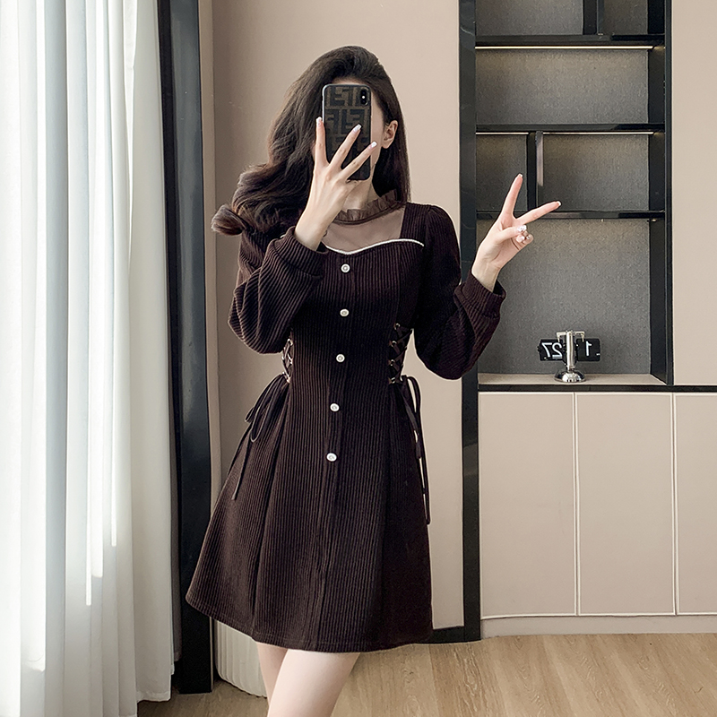 2025年秋季新款小香风方领系带灯芯绒连衣裙设计感收腰显瘦裙子,女装连衣裙,衣嘉衣服饰 2025年秋季新款小香风方领系带灯芯绒连衣裙设计感收腰显瘦裙子,女装连衣裙,衣嘉衣服饰
