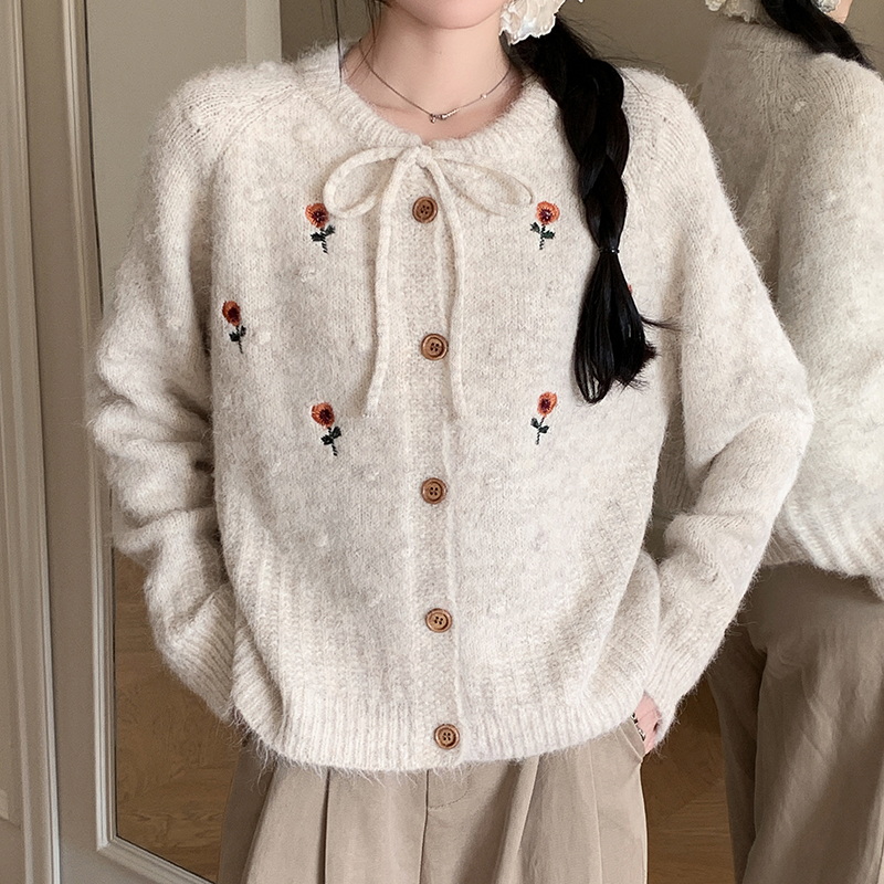 秋冬新款设计感刺绣立体花朵开衫系带套头针织衫毛衣外套女,女装针织衫/毛衣,衣嘉衣服饰 秋冬新款设计感刺绣立体花朵开衫系带套头针织衫毛衣外套女,女装针织衫/毛衣,衣嘉衣服饰