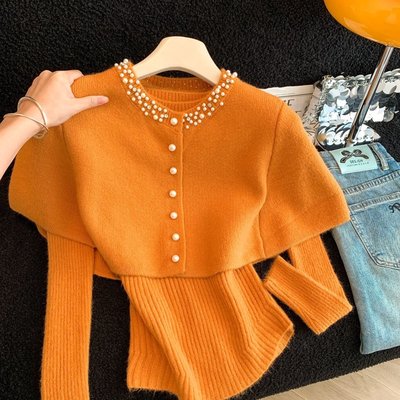 实拍秋冬新款韩系时髦轻熟减龄斗篷针织衫重工烫钻披肩两件套毛衣