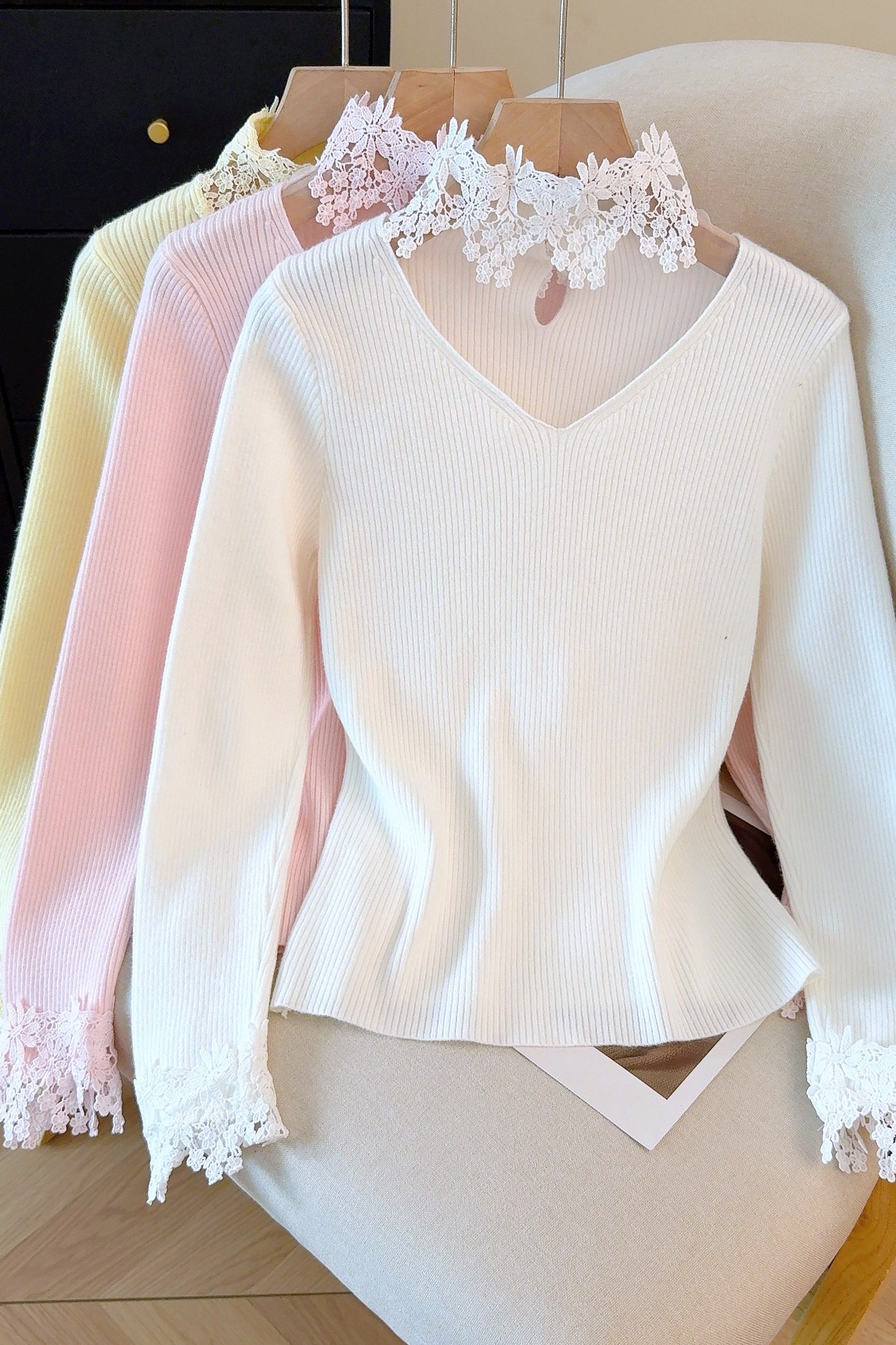 2025冬季新款内搭雷丝挂脖毛衣修身打底针织衫洋气减龄上衣,针织衫/毛衣,衣嘉衣服饰