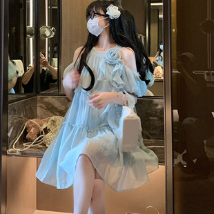 琉璃 游小姿 露肩花朵连衣裙蓝绿色甜美穿搭温柔复古度假风仙女