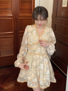 游小姿清仓5折】收腰碎花蕾丝连体裤复古气质高腰修身重工连衣裙