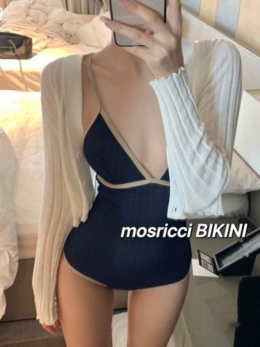 女连体显瘦露背聚拢性感泳衣