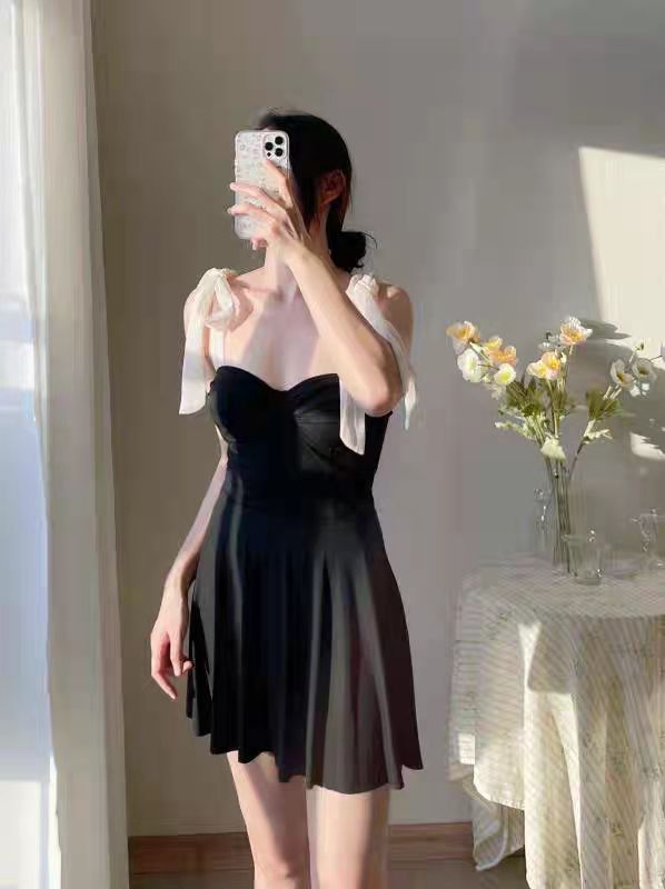 女连体显瘦遮肚小胸聚拢泳衣