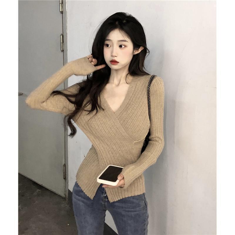 设计感交叉V领针织衫女夏季2024新款纯欲风修身显瘦内搭长袖上衣