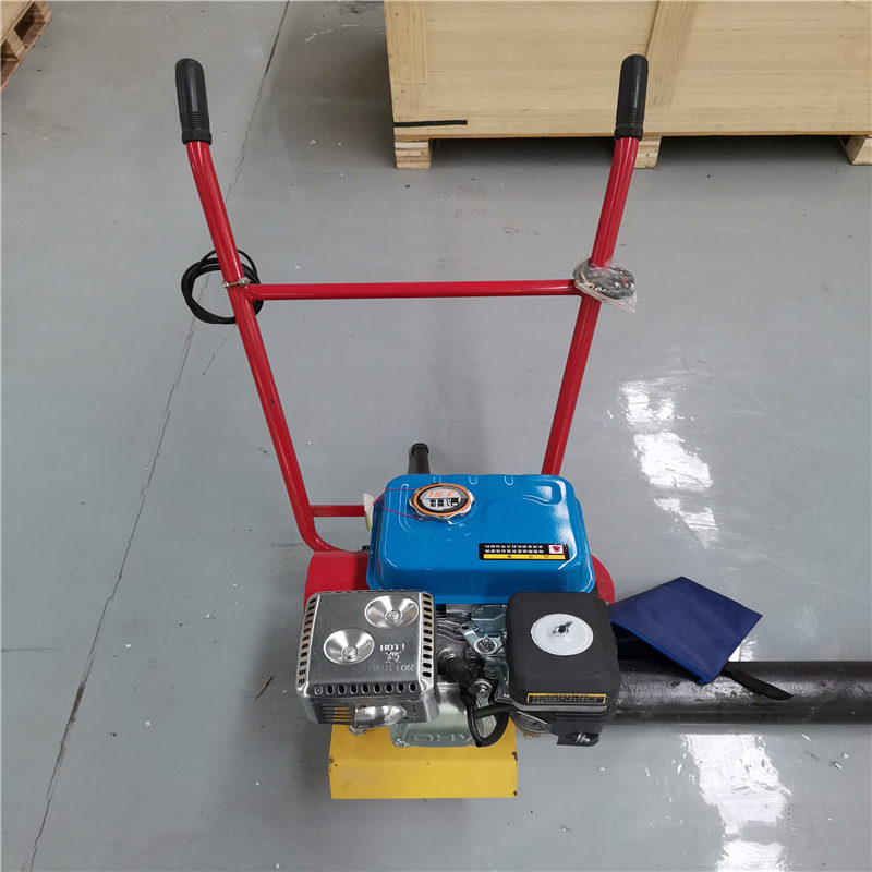 混凝土路面汽油震动滚平机滚筒式振动梁摊铺沥青透水修路机械设备