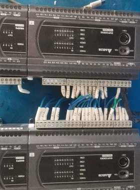 台达PLC DVP32ES200T，带DVP08XP211