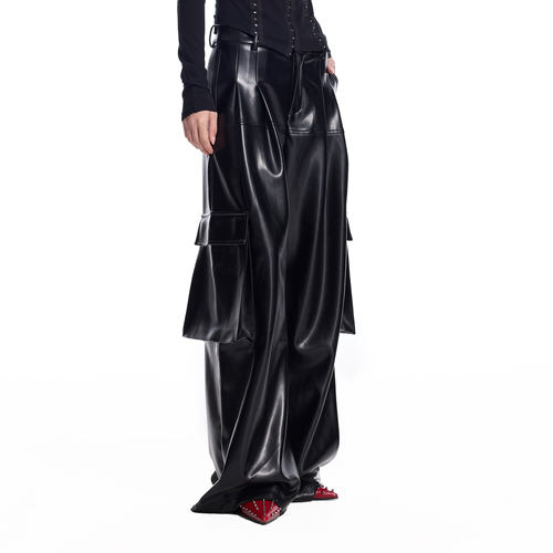 24ANS LTD 朋克grunge皮裤 ⑴复古pu面料⑵工装口袋⑶立体剪裁