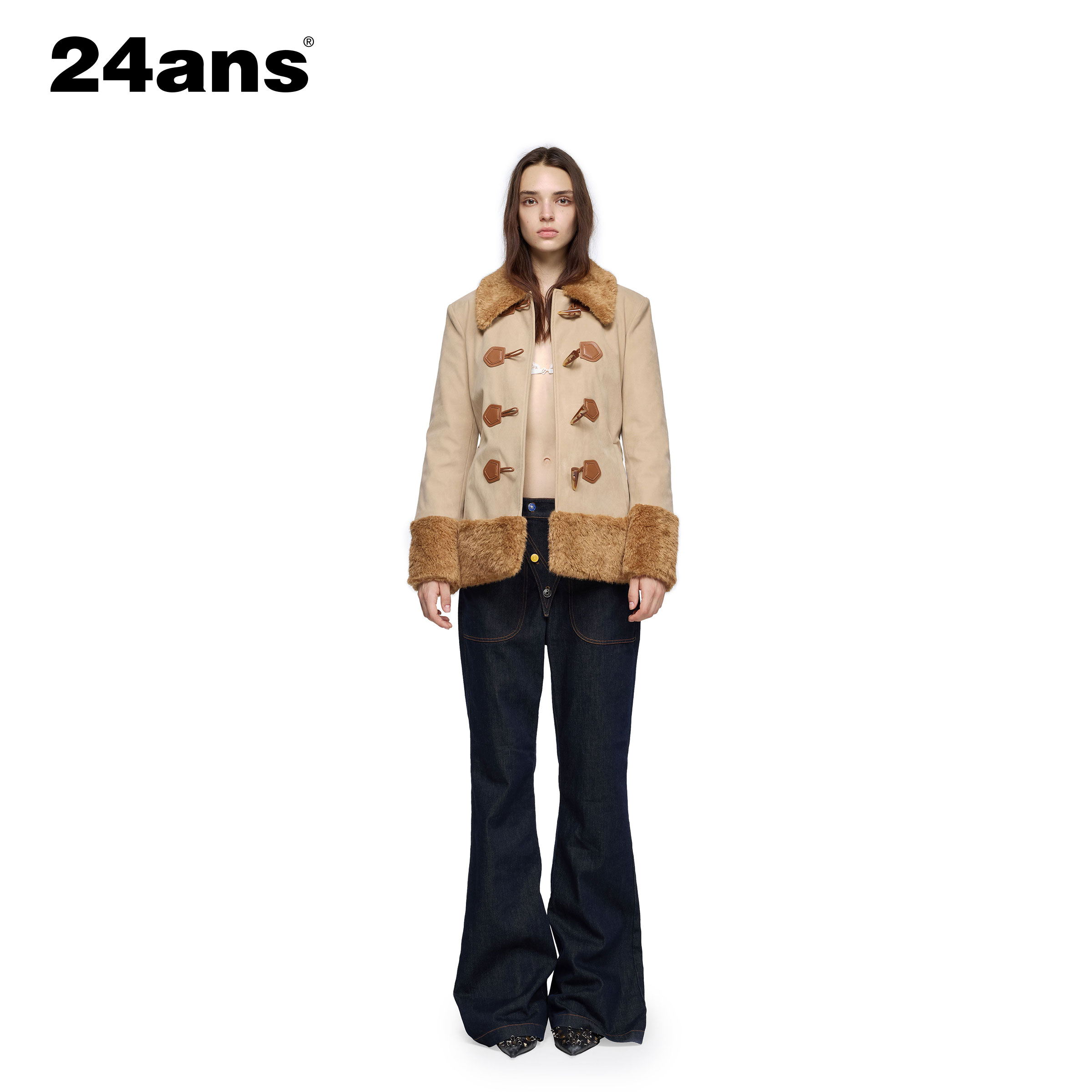 24ANS LTD已有10年专注于做服装设计 |  毛绒拼接外套